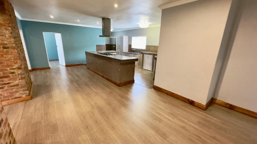 5 Bedroom Property for Sale in Eldoraigne Gauteng