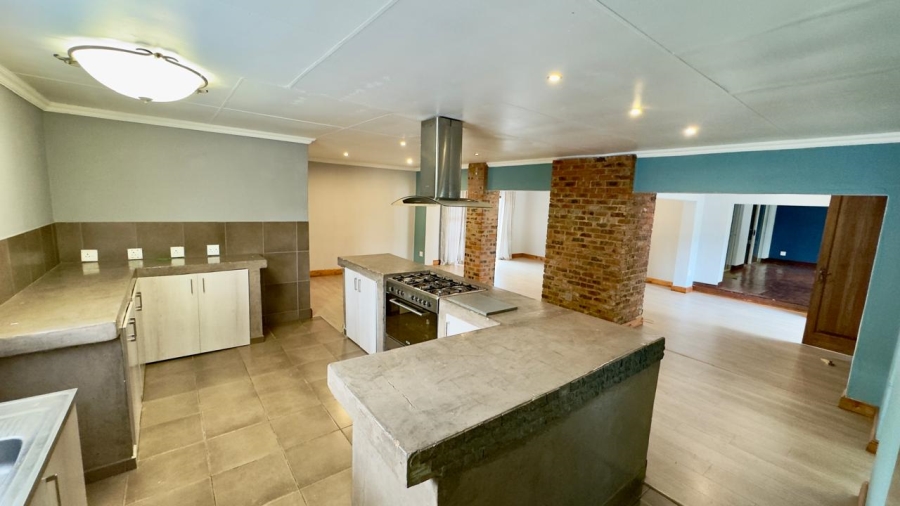 5 Bedroom Property for Sale in Eldoraigne Gauteng