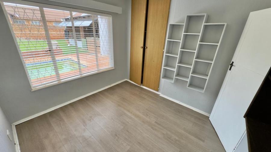 5 Bedroom Property for Sale in Eldoraigne Gauteng