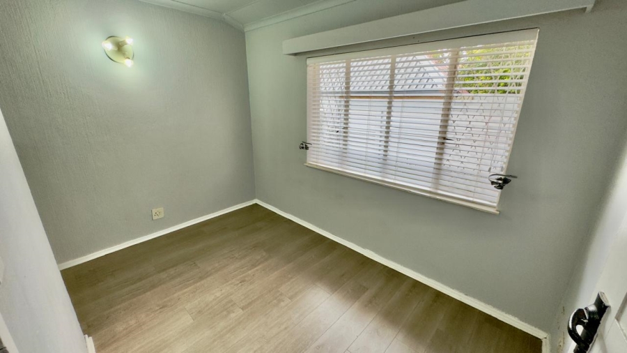 5 Bedroom Property for Sale in Eldoraigne Gauteng