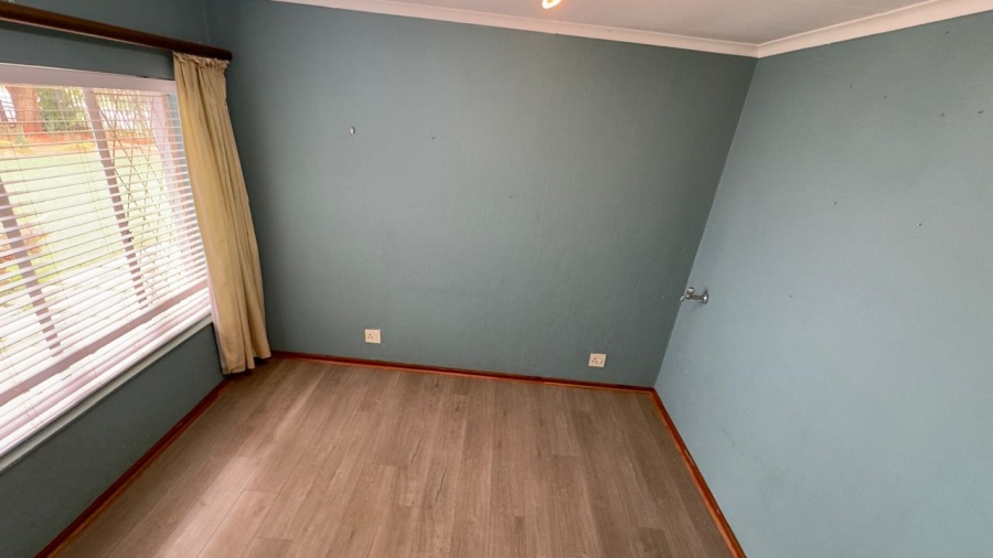 5 Bedroom Property for Sale in Eldoraigne Gauteng