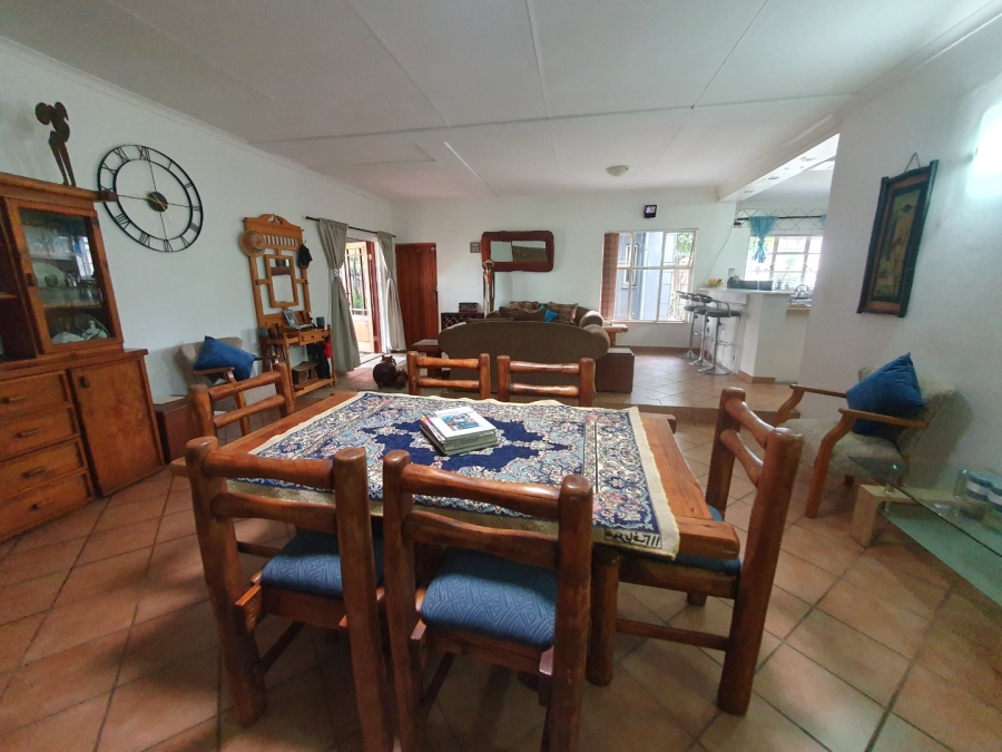 6 Bedroom Property for Sale in Tileba Gauteng