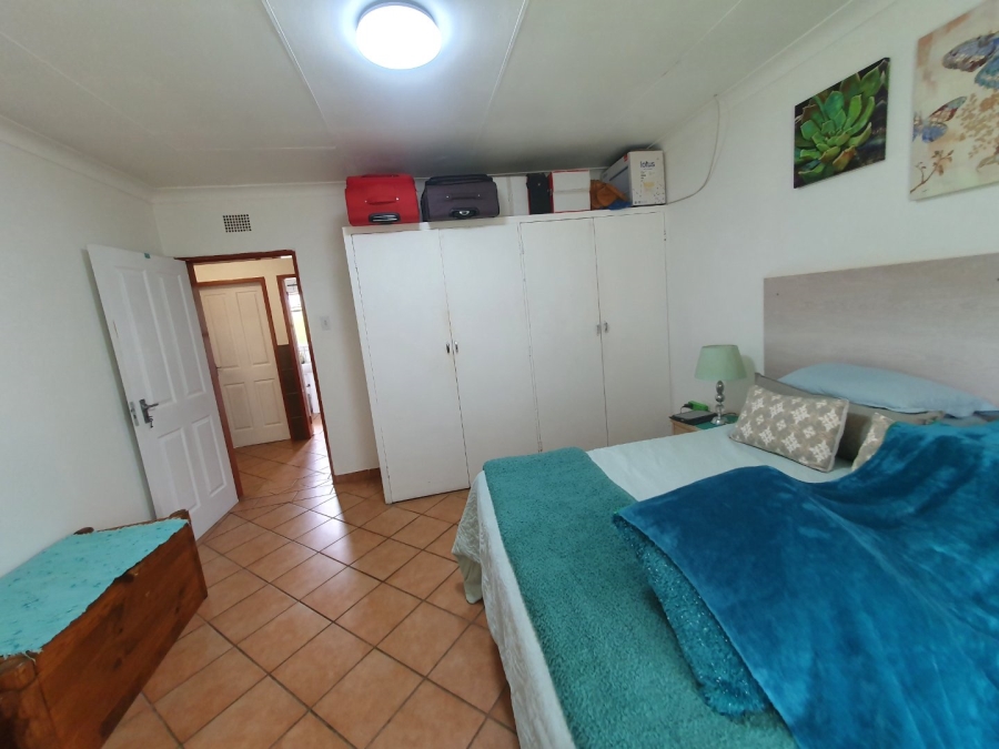 6 Bedroom Property for Sale in Tileba Gauteng