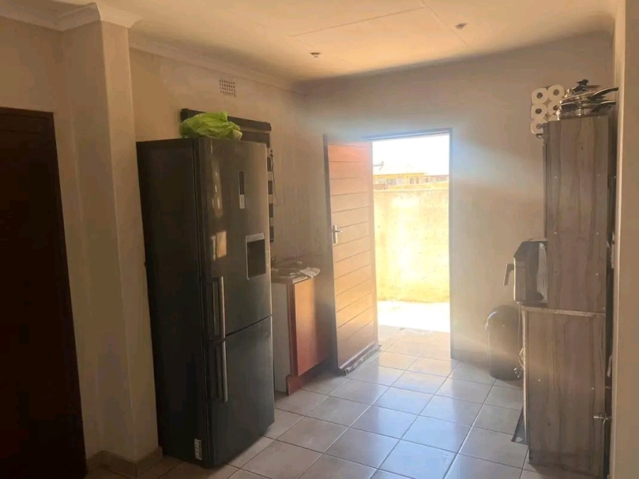 2 Bedroom Property for Sale in Mohlakeng Gauteng