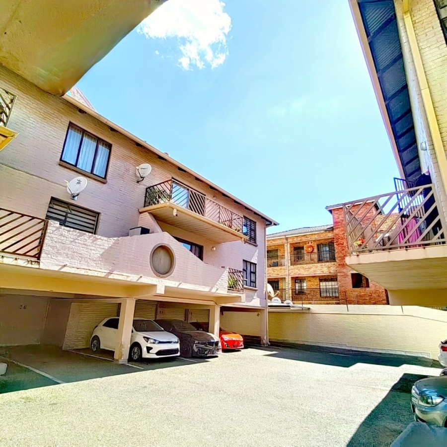  Bedroom Property for Sale in Westdene Gauteng