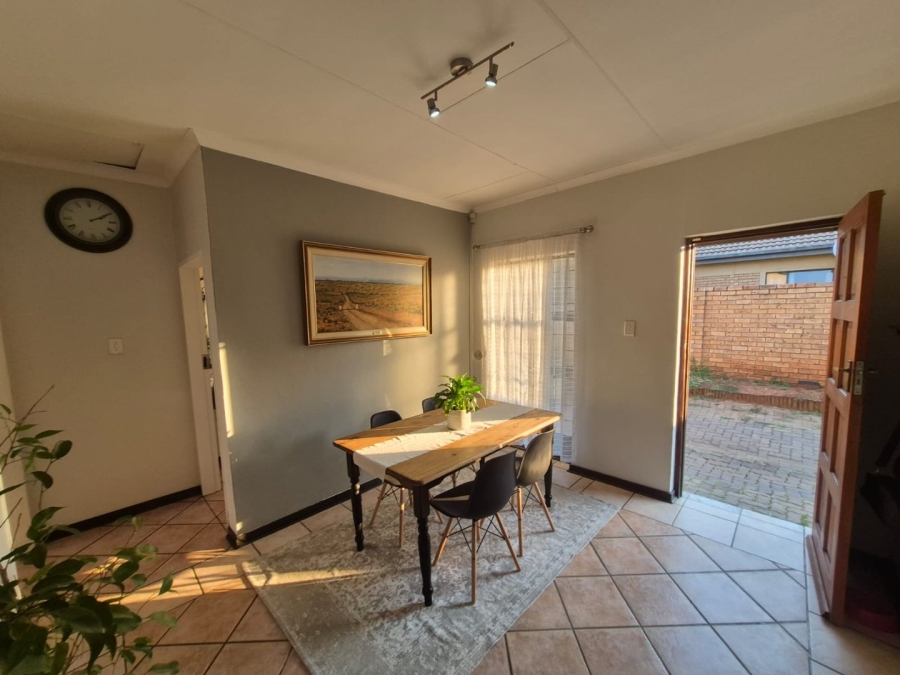 2 Bedroom Property for Sale in Equestria Gauteng