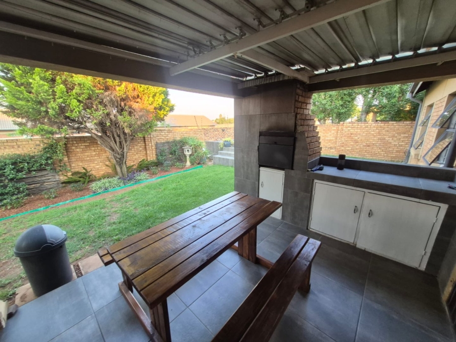 2 Bedroom Property for Sale in Equestria Gauteng