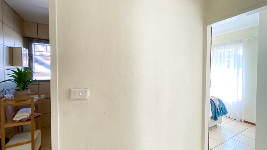 2 Bedroom Property for Sale in Comet Gauteng