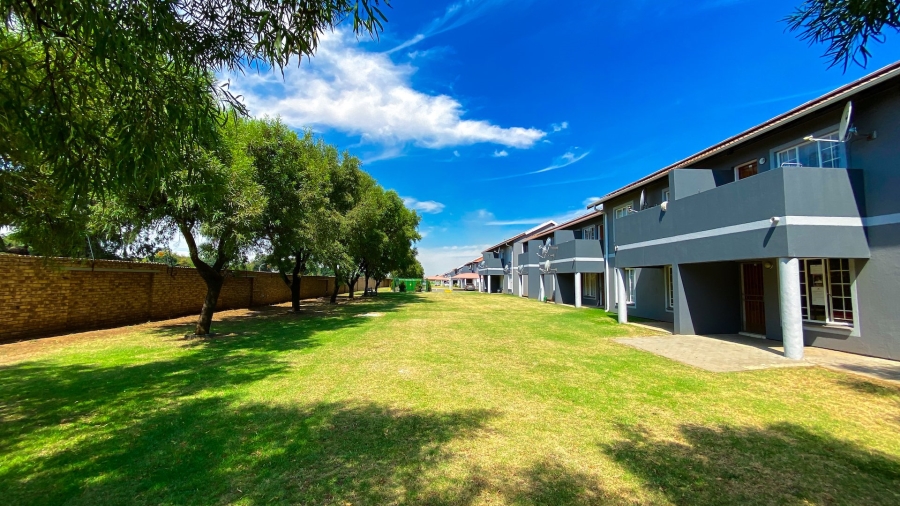 2 Bedroom Property for Sale in Comet Gauteng