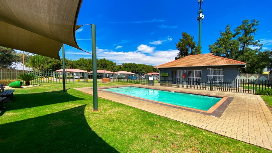2 Bedroom Property for Sale in Comet Gauteng