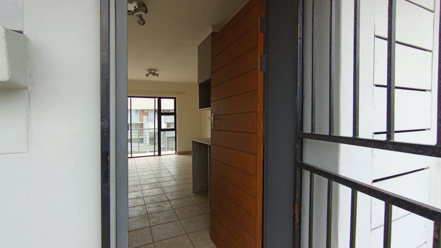 2 Bedroom Property for Sale in Noordwyk Gauteng