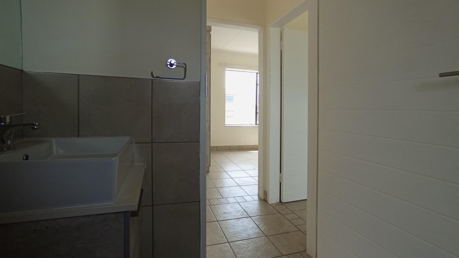 2 Bedroom Property for Sale in Noordwyk Gauteng