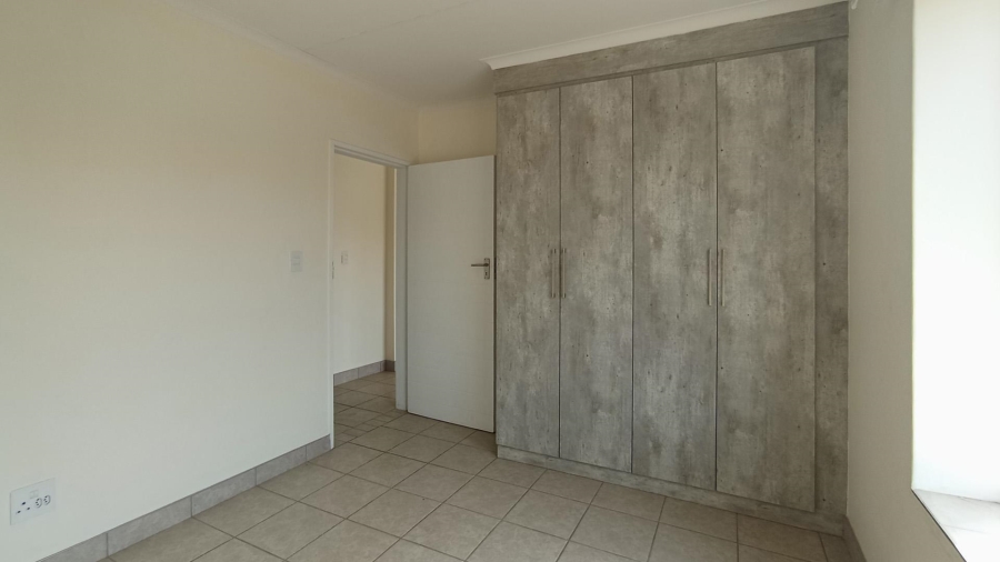 2 Bedroom Property for Sale in Noordwyk Gauteng