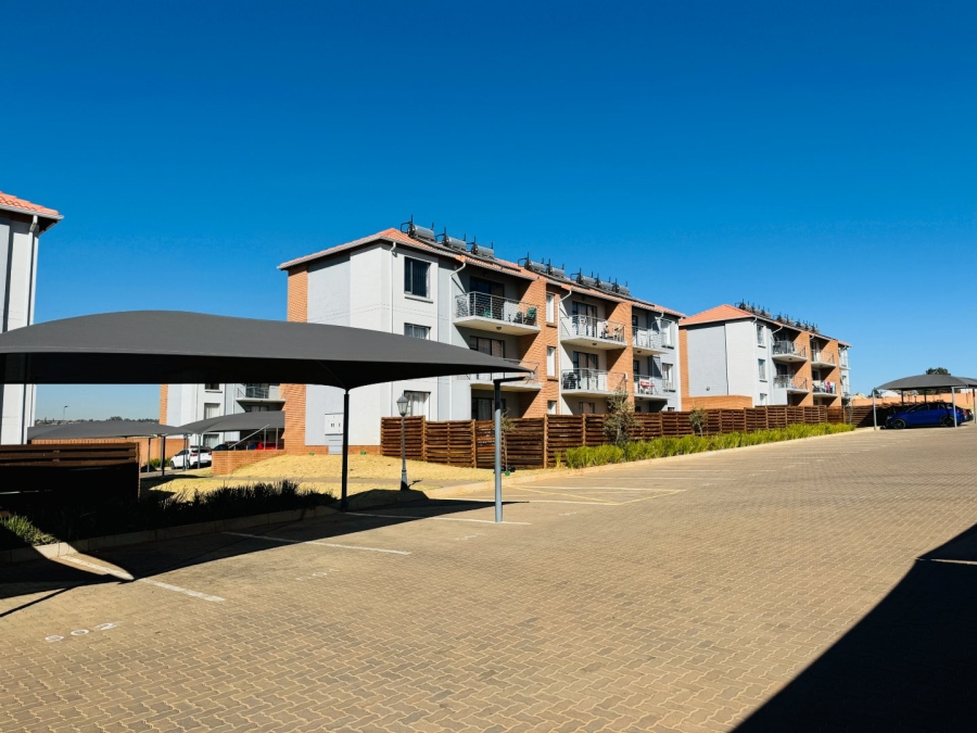 2 Bedroom Property for Sale in Noordwyk Gauteng