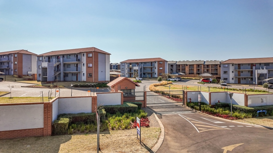 2 Bedroom Property for Sale in Noordwyk Gauteng