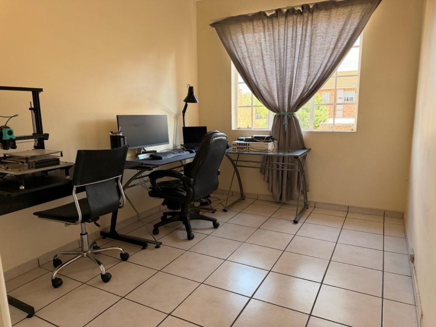 2 Bedroom Property for Sale in Rietvalleirand Gauteng