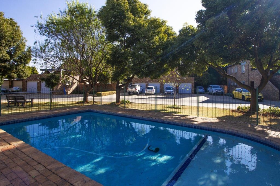 2 Bedroom Property for Sale in Rietvalleirand Gauteng