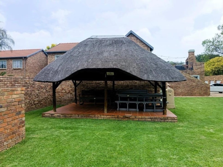 2 Bedroom Property for Sale in Rietvalleirand Gauteng