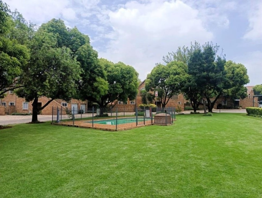 2 Bedroom Property for Sale in Rietvalleirand Gauteng