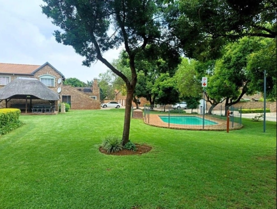 2 Bedroom Property for Sale in Rietvalleirand Gauteng