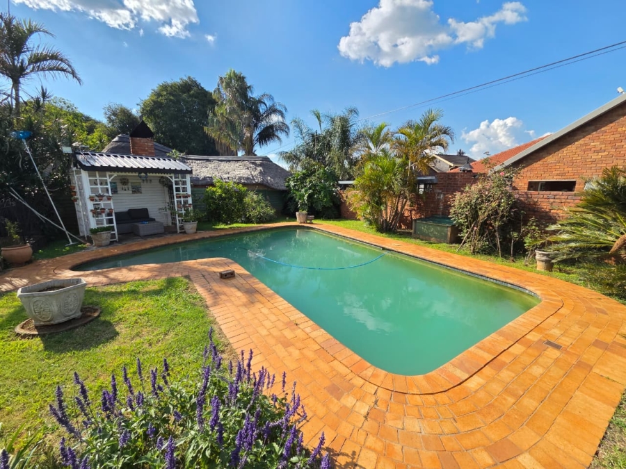 4 Bedroom Property for Sale in Sinoville Gauteng