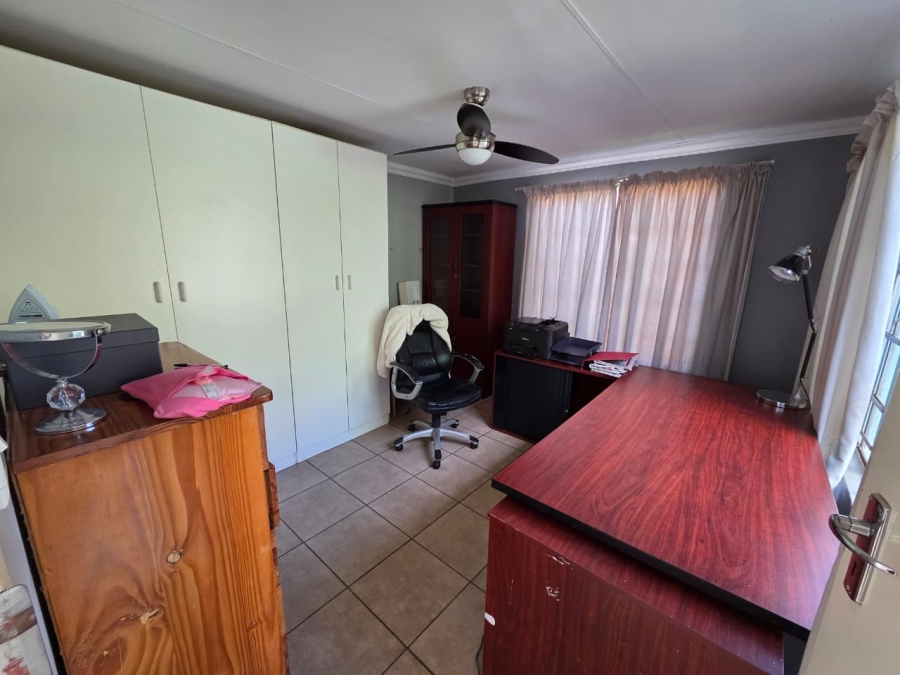 4 Bedroom Property for Sale in Sinoville Gauteng