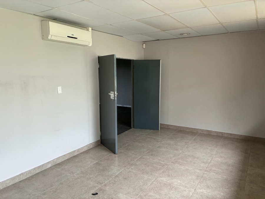 To Let commercial Property for Rent in Eastgate Gauteng