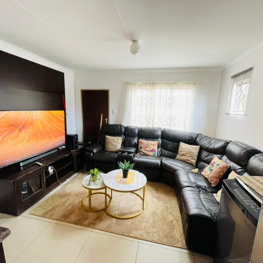 2 Bedroom Property for Sale in Katlehong South Gauteng