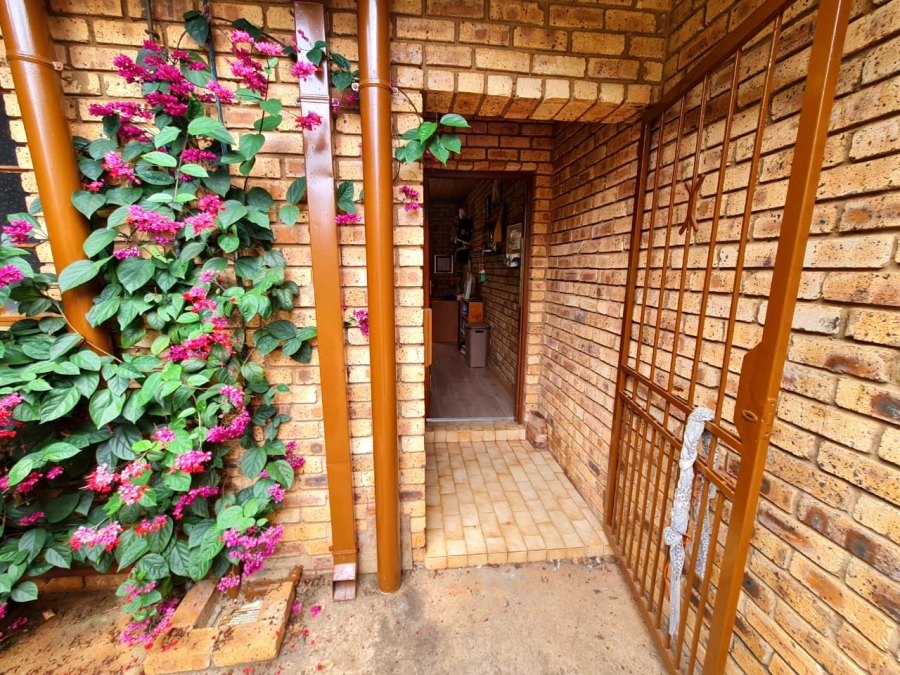 Commercial Property for Sale in Vasfontein AH Gauteng