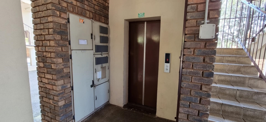 2 Bedroom Property for Sale in Villieria Gauteng