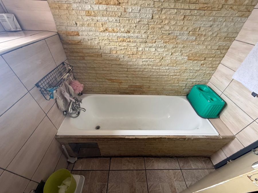 2 Bedroom Property for Sale in Villieria Gauteng