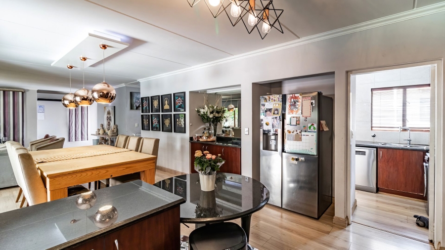 3 Bedroom Property for Sale in Glenvista Gauteng