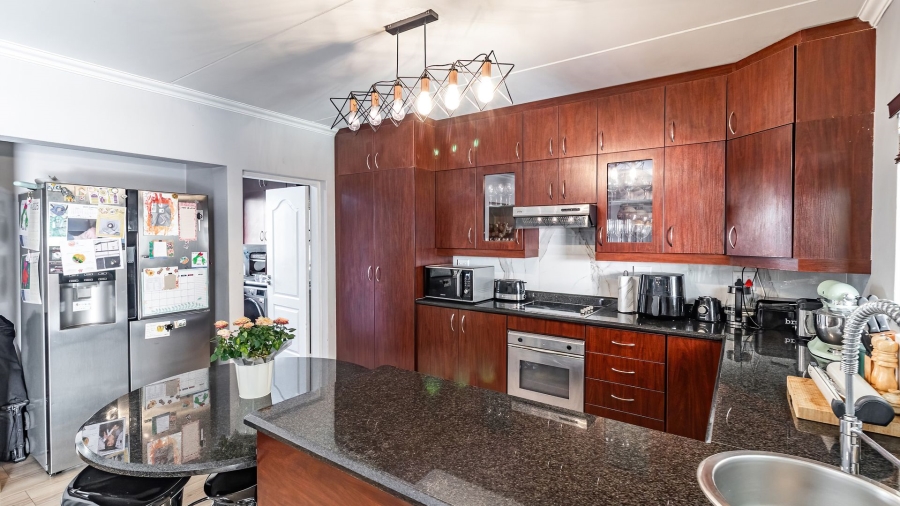 3 Bedroom Property for Sale in Glenvista Gauteng