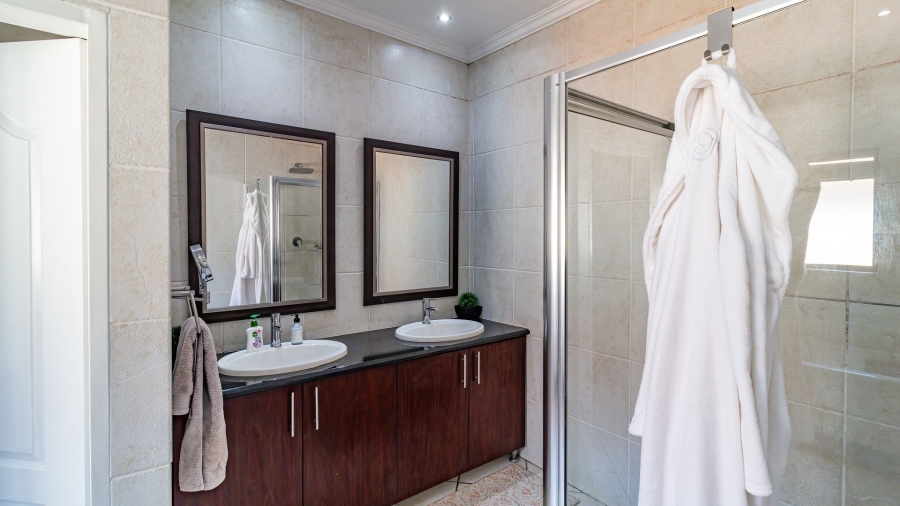 3 Bedroom Property for Sale in Glenvista Gauteng