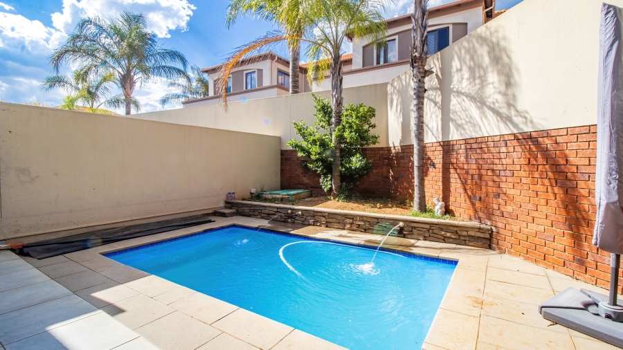 3 Bedroom Property for Sale in Glenvista Gauteng