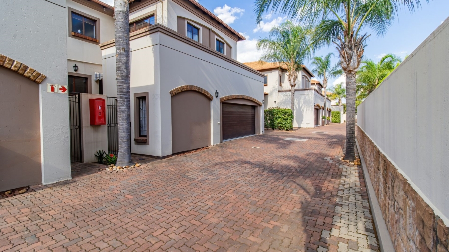 3 Bedroom Property for Sale in Glenvista Gauteng