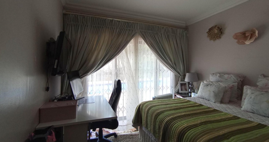 4 Bedroom Property for Sale in Waterkloof Ridge Gauteng