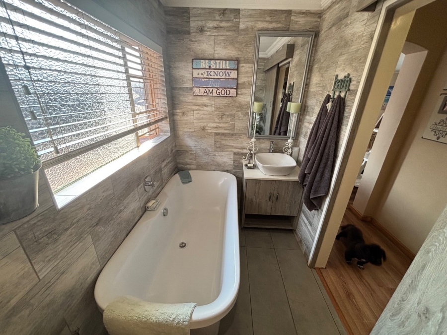 2 Bedroom Property for Sale in Doornpoort Gauteng