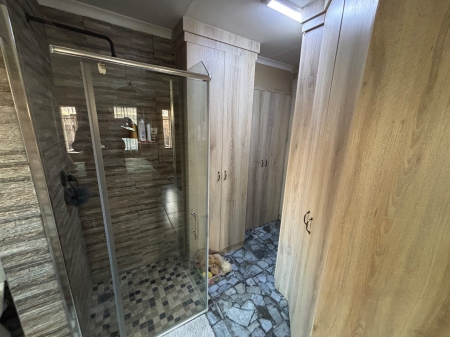 2 Bedroom Property for Sale in Doornpoort Gauteng