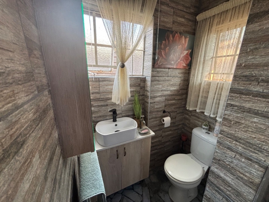 2 Bedroom Property for Sale in Doornpoort Gauteng