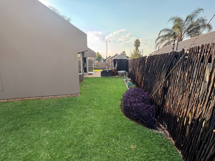2 Bedroom Property for Sale in Doornpoort Gauteng