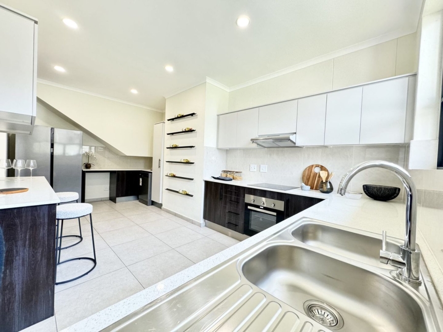 3 Bedroom Property for Sale in Greenstone Hill Gauteng