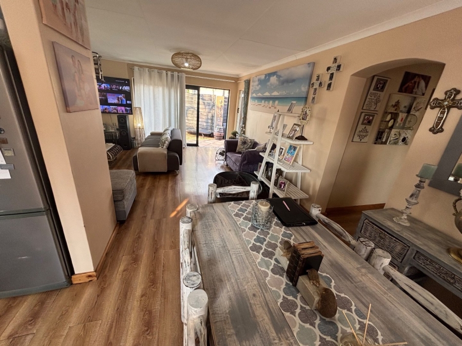 2 Bedroom Property for Sale in Doornpoort Gauteng