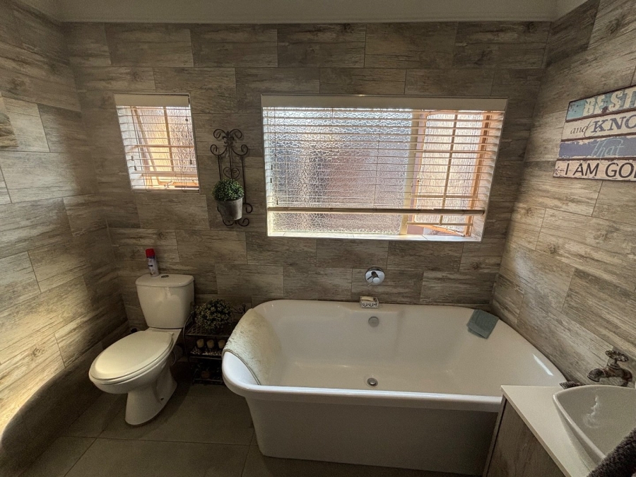 2 Bedroom Property for Sale in Doornpoort Gauteng