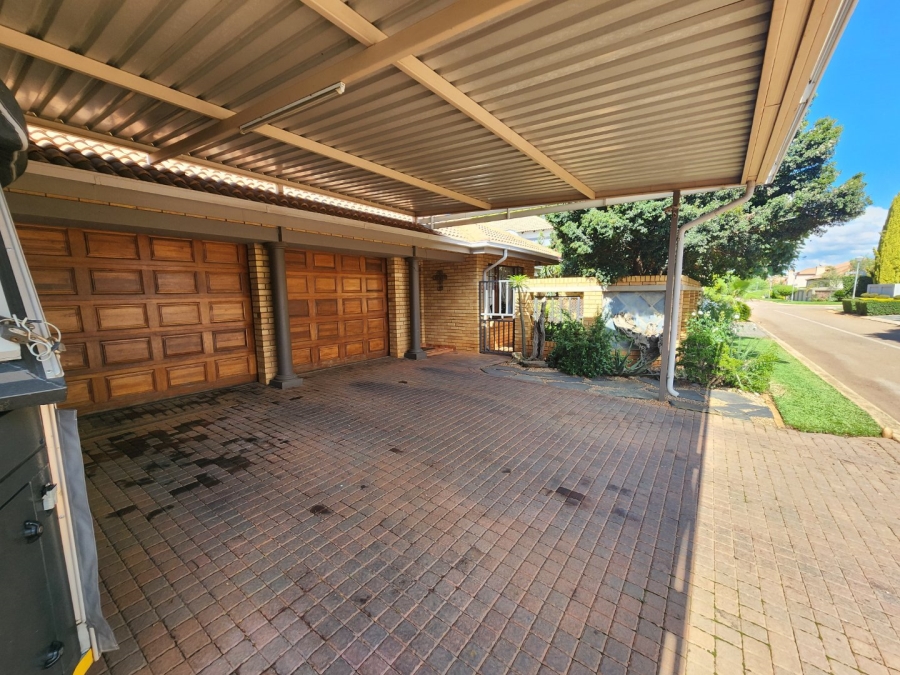3 Bedroom Property for Sale in Green Acres Estate Gauteng