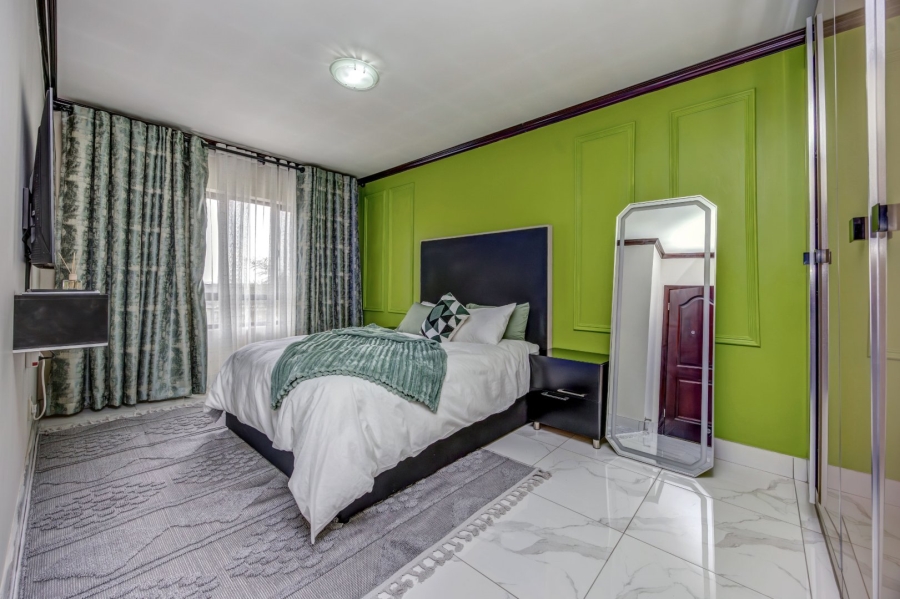 To Let 2 Bedroom Property for Rent in Maroeladal Gauteng