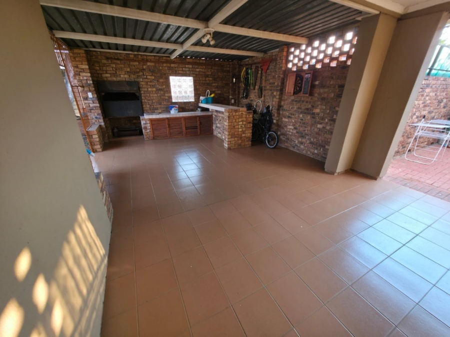 3 Bedroom Property for Sale in Sinoville Gauteng