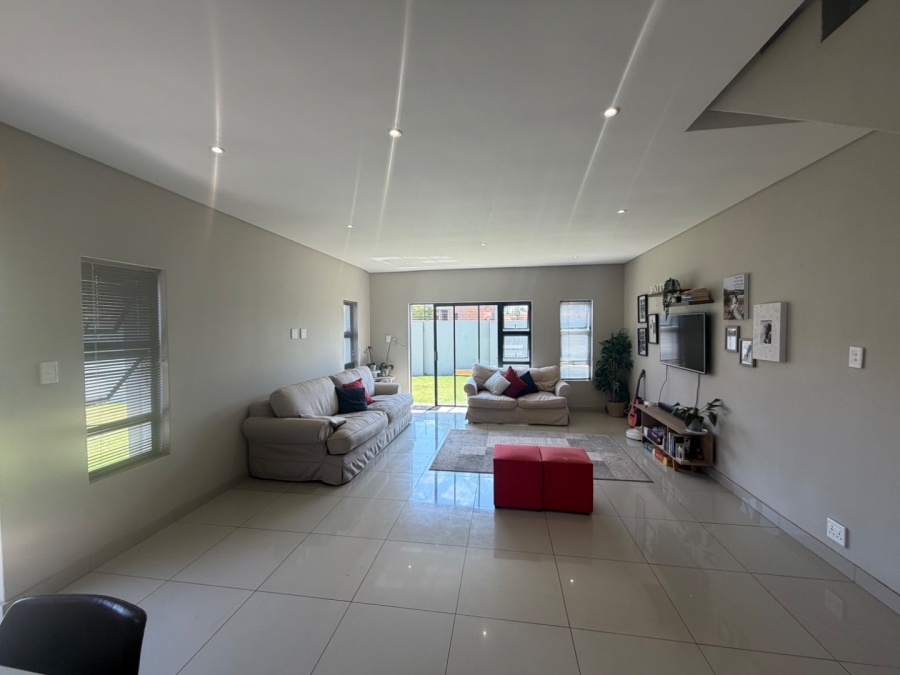 2 Bedroom Property for Sale in Equestria Gauteng
