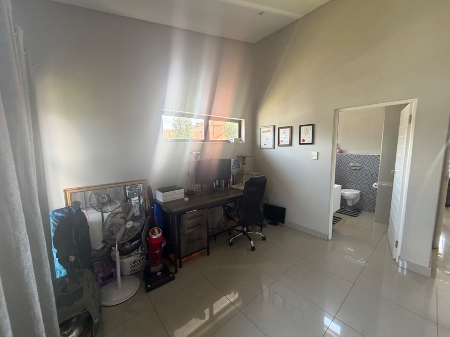 2 Bedroom Property for Sale in Equestria Gauteng