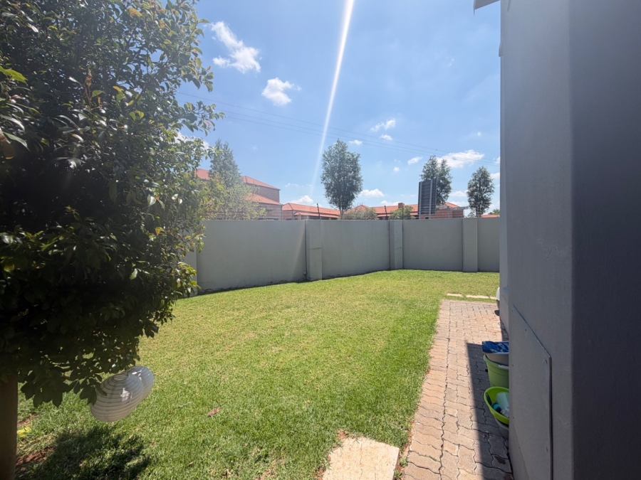 2 Bedroom Property for Sale in Equestria Gauteng